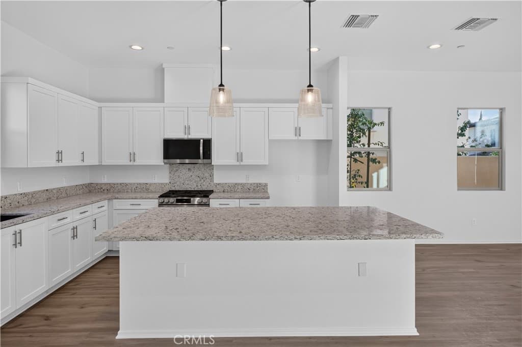 Townhouse at 810 Francesca, Walnut — photo 9 of 12