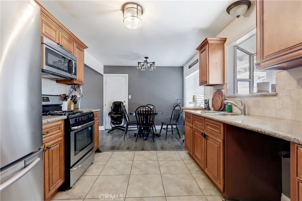 Home at 1839 Miramar Street, Pomona — photo 5 of 12