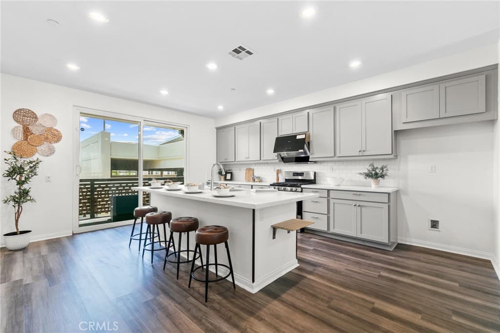 Townhouse at 172 Bahia, Covina — photo 12 of 12