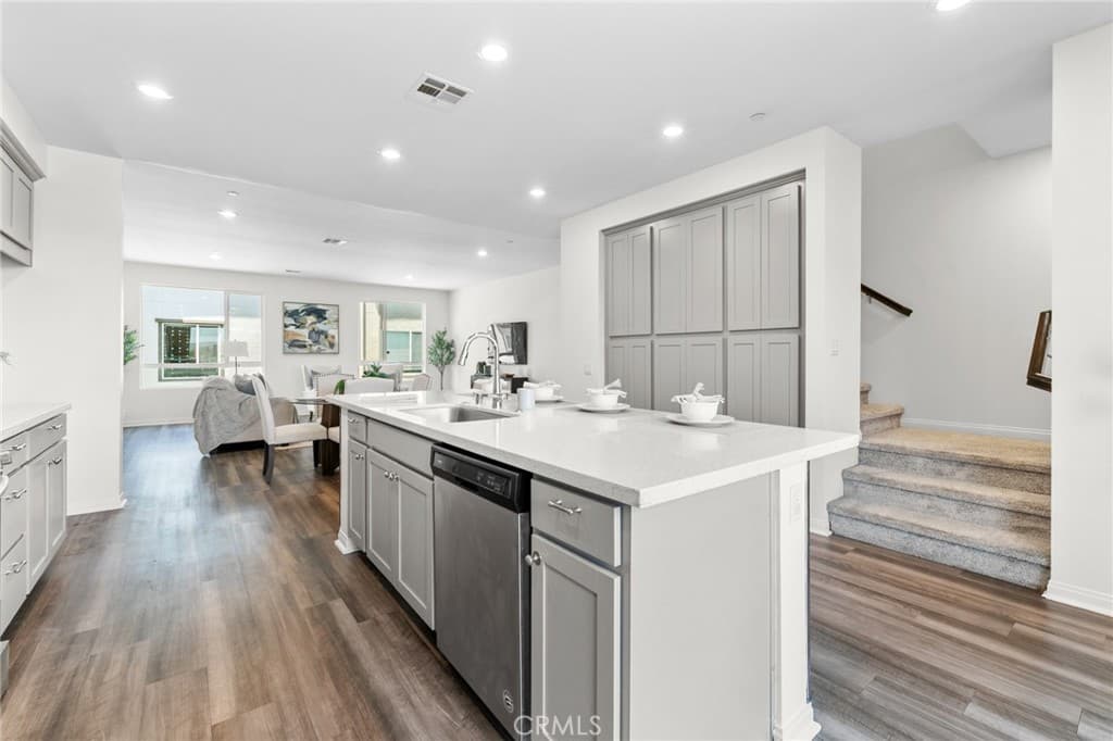 Townhouse at 172 Bahia, Covina — photo 10 of 12