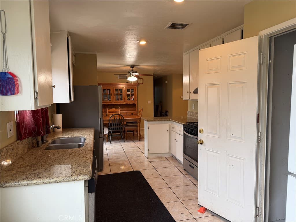 Home at 1038 Terryview, Pomona — photo 6 of 12