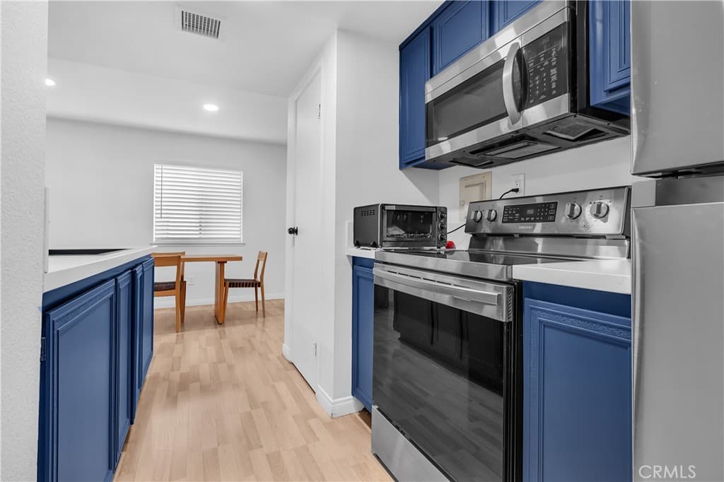 Condo at 3003 Knollwood Avenue 2, La Verne — photo 11 of 12
