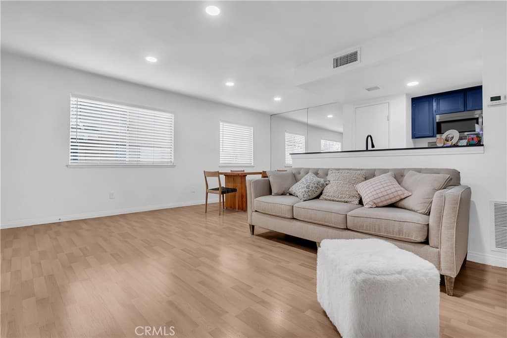 Condo at 3003 Knollwood Avenue 2, La Verne — photo 6 of 12