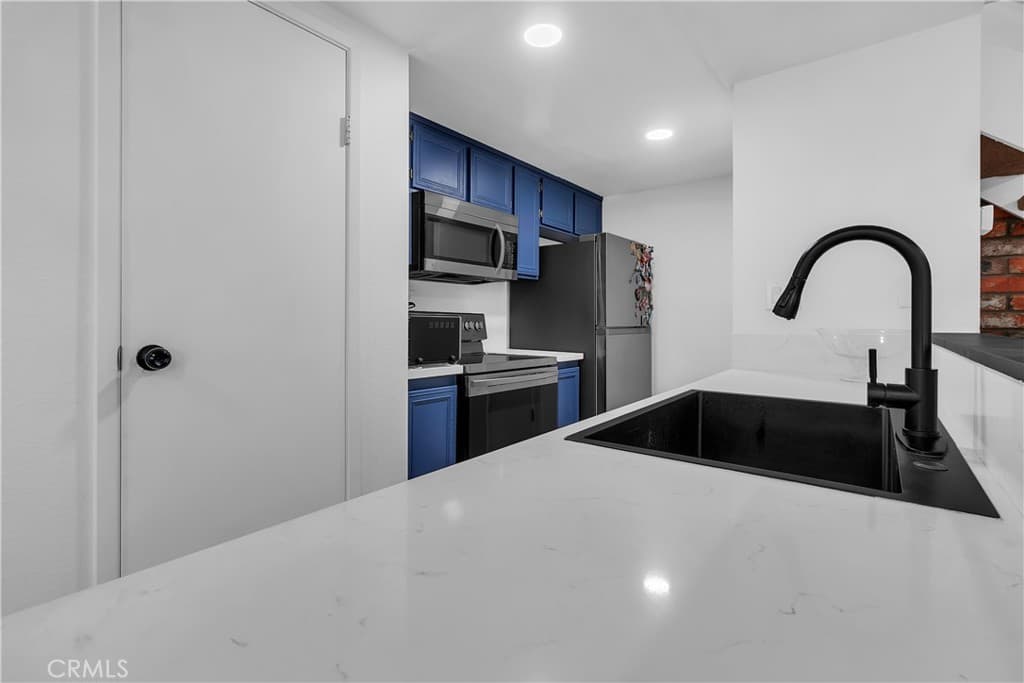 Condo at 3003 Knollwood Avenue 2, La Verne — photo 9 of 12