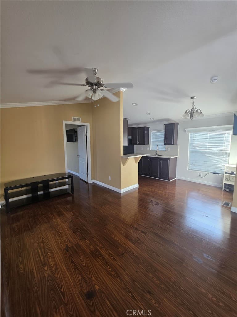 Home at 812 N Loren Avenue 18, Azusa — photo 10 of 12