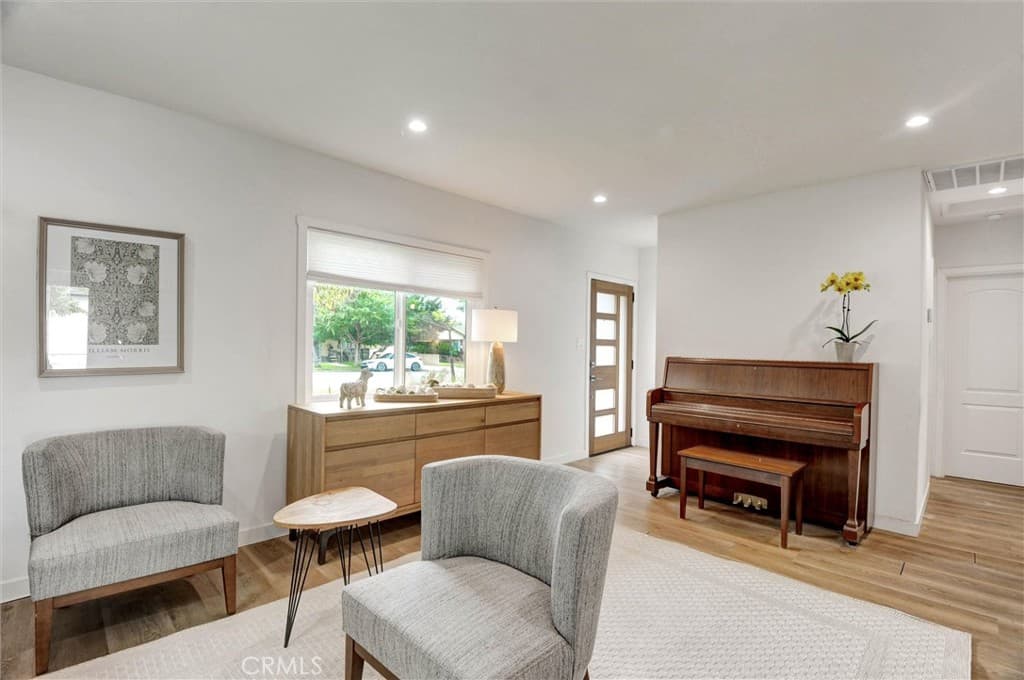 Home at 929 N Sunset, Azusa — photo 4 of 12