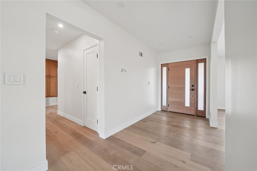 Home at 1098 Syracuse, Claremont — photo 8 of 12