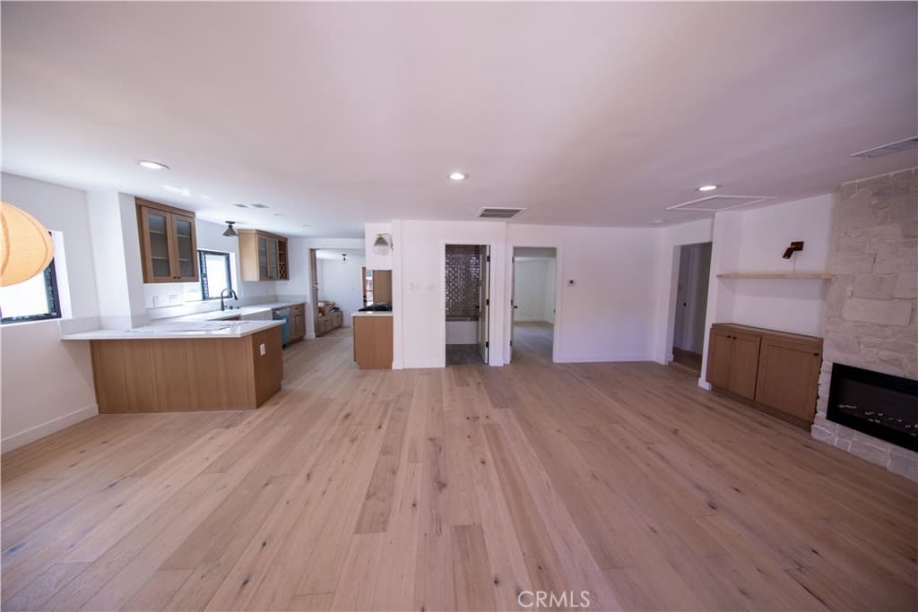 Home at 600 E Sierra Madre, Sierra Madre — photo 2 of 12
