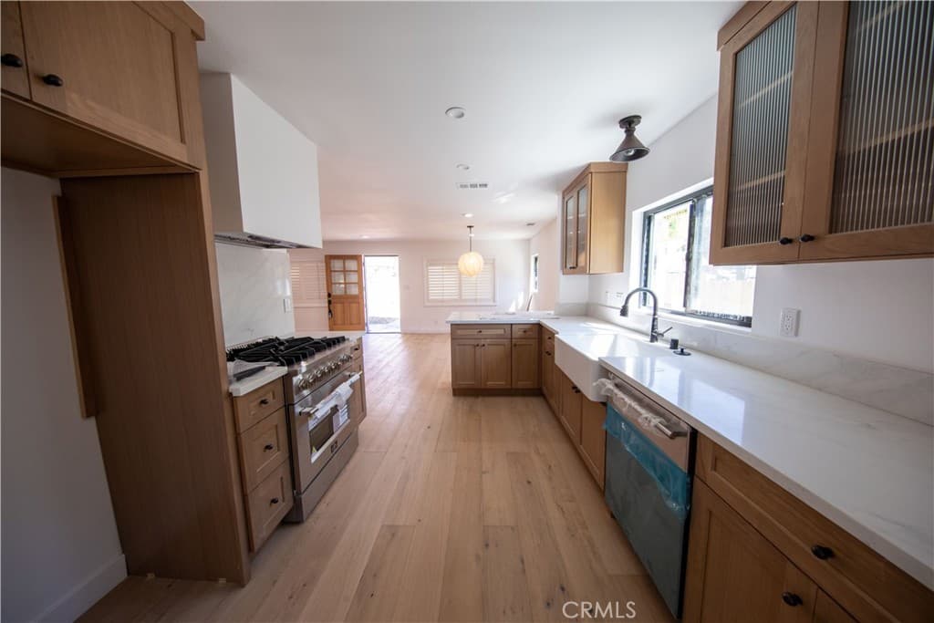Home at 600 E Sierra Madre, Sierra Madre — photo 5 of 12