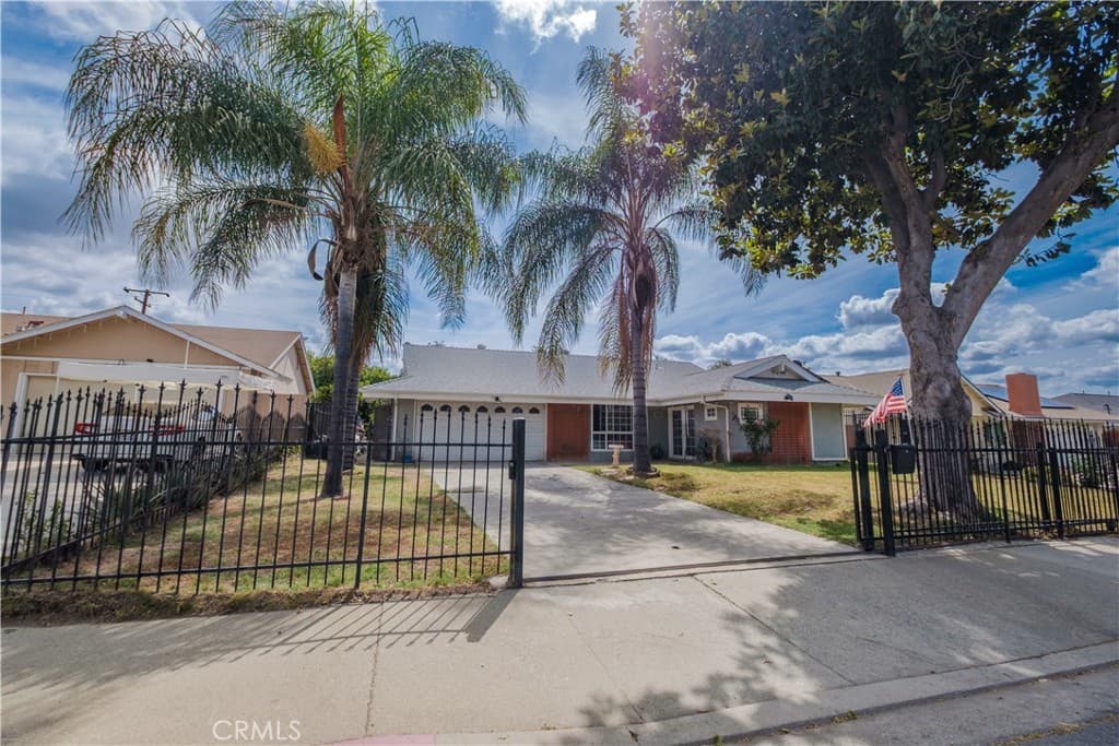 Home at 1938 Marigold St, Pomona — photo 3 of 12