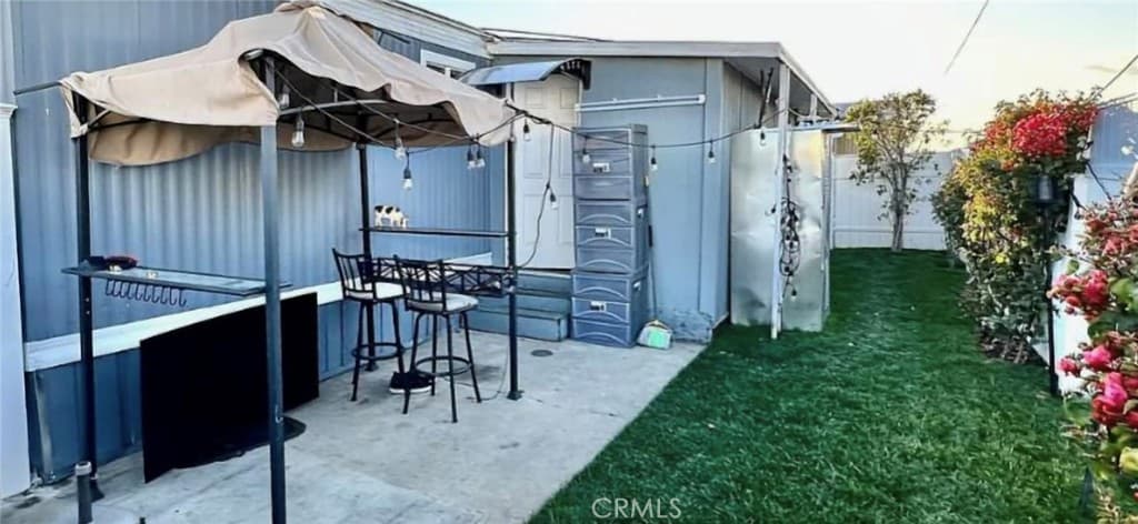 Home at 716 N Grand Avenue J1, Covina — photo 4 of 12
