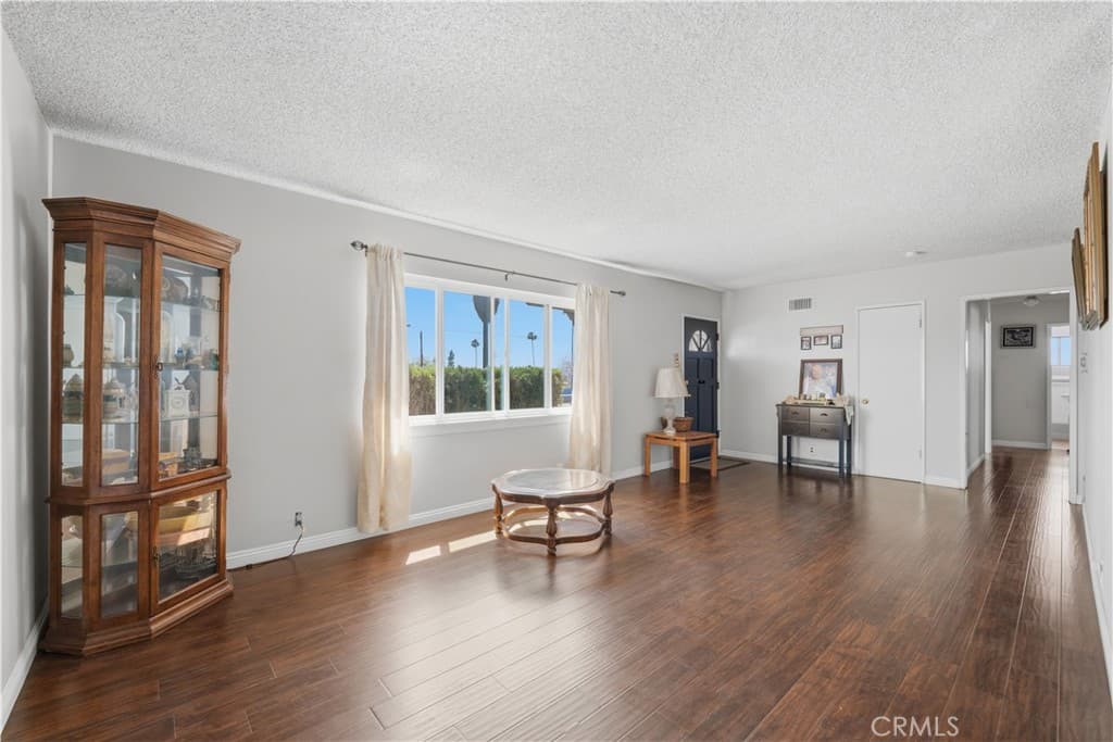 Home at 285 W Covina, Covina — photo 5 of 12