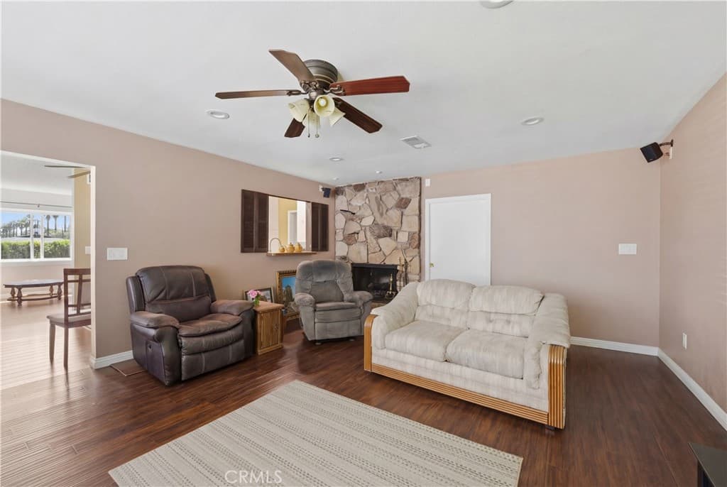 Home at 285 W Covina, Covina — photo 10 of 12
