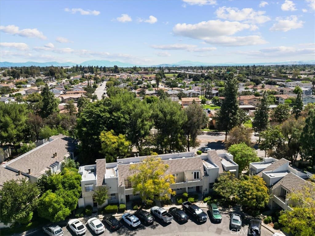 Condo at 640 Sycamore, Claremont — photo 4 of 12