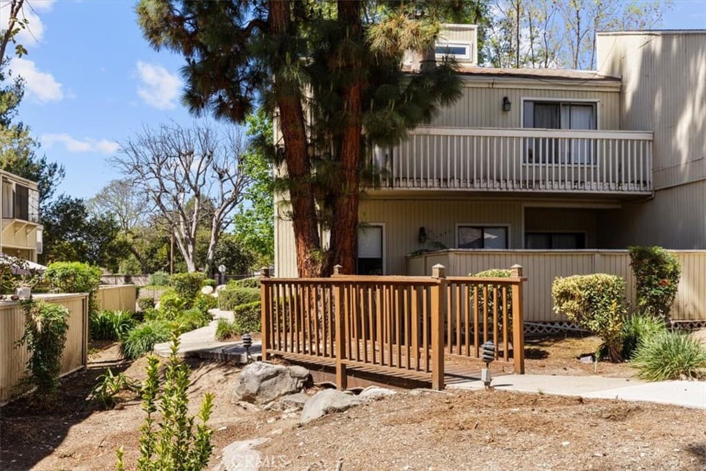 Condo at 640 Sycamore, Claremont — photo 9 of 12