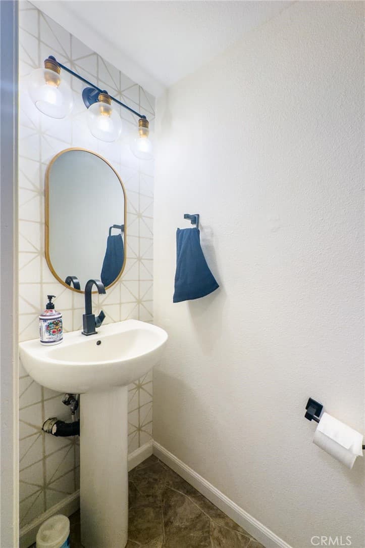 Townhouse at 544 N Orange B, La Puente — photo 12 of 12