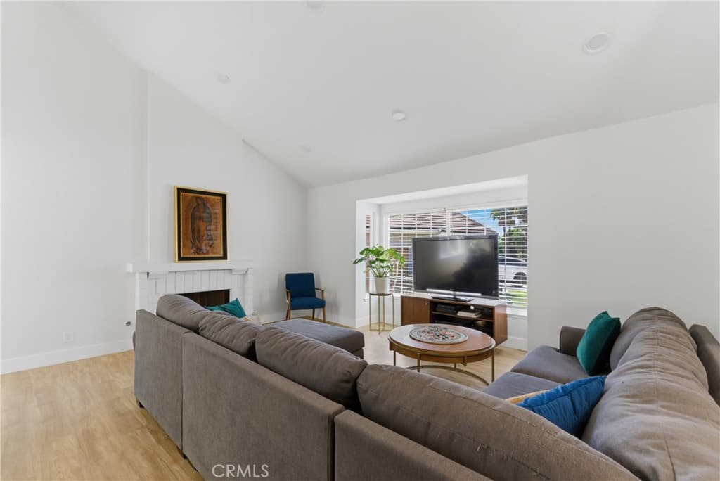 Home at 6 Blacksmith Circle, Pomona — photo 5 of 12