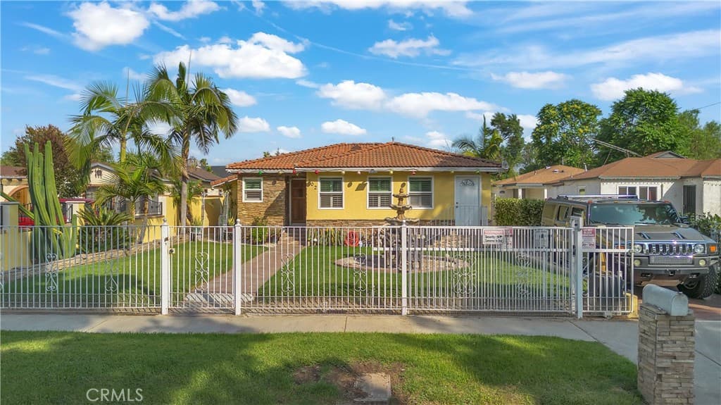 Home at 302 S Covina Blvd, La Puente — photo 2 of 12