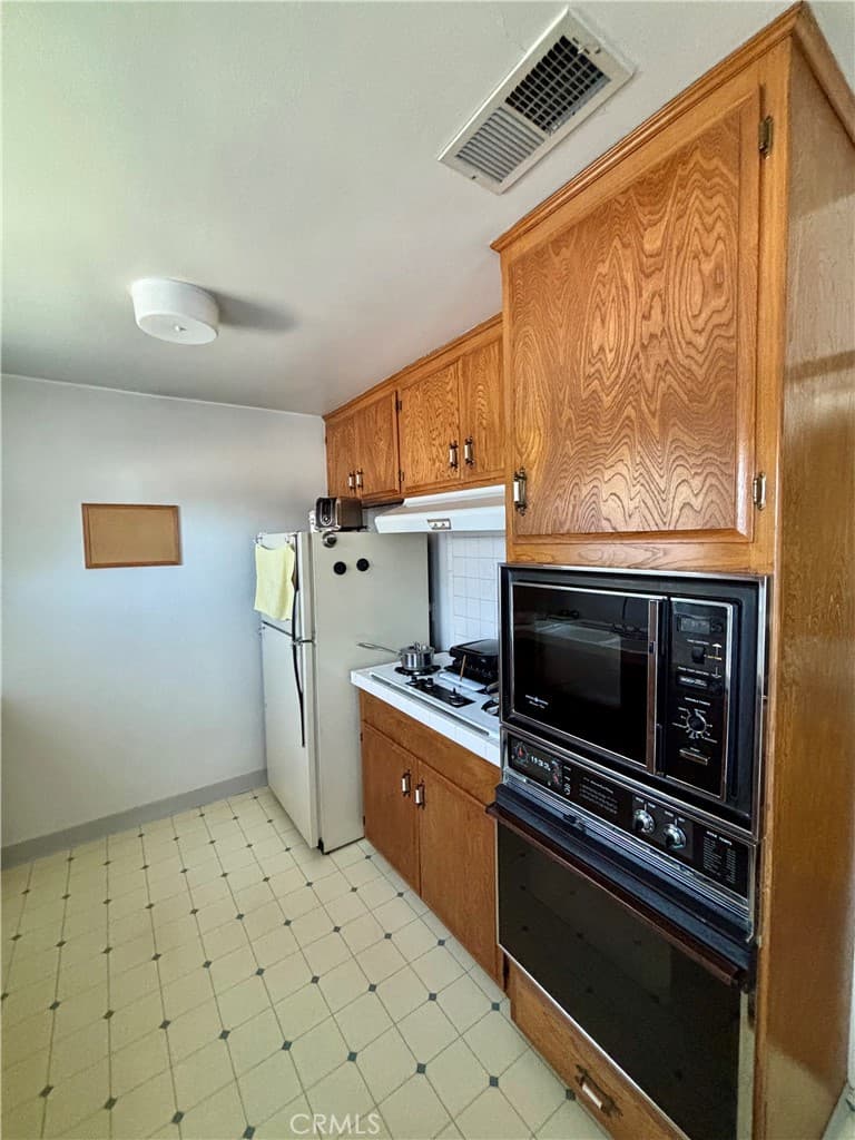Home at 963 Ameluxen Ave, Hacienda Heights — photo 10 of 12