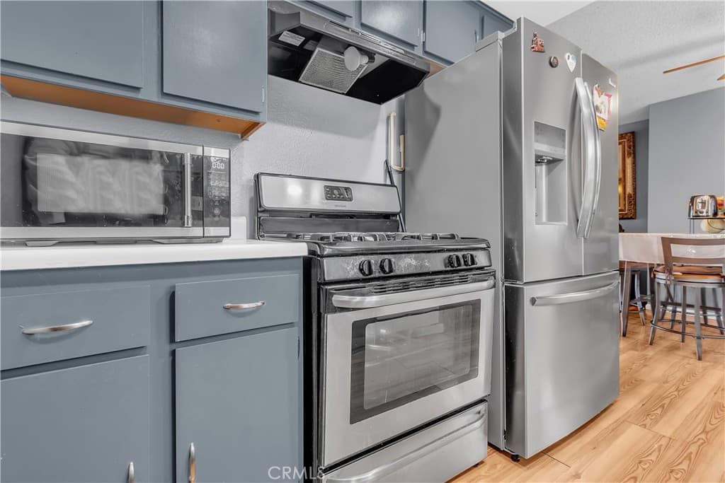 Condo at 174 W Grove Street 4, Pomona — photo 11 of 12