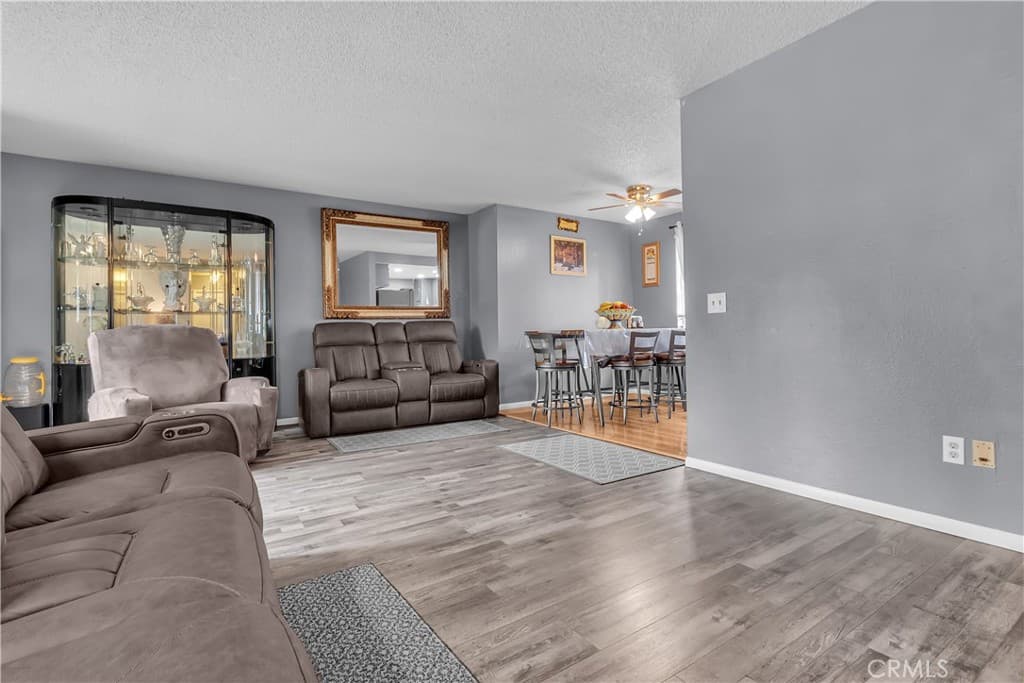 Condo at 174 W Grove Street 4, Pomona — photo 6 of 12