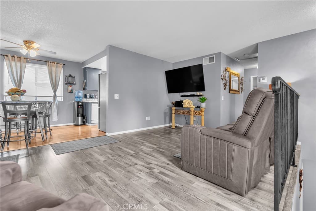 Condo at 174 W Grove Street 4, Pomona — photo 7 of 12