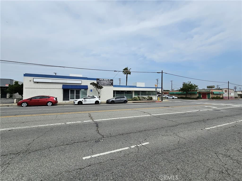 Home at 180 S Irwindale Avenue, Azusa — photo 2 of 10
