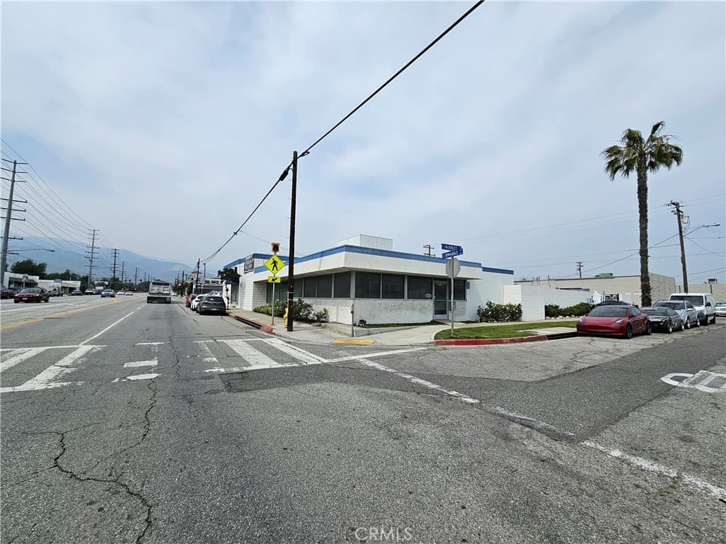 Home at 180 S Irwindale Avenue, Azusa — photo 3 of 10