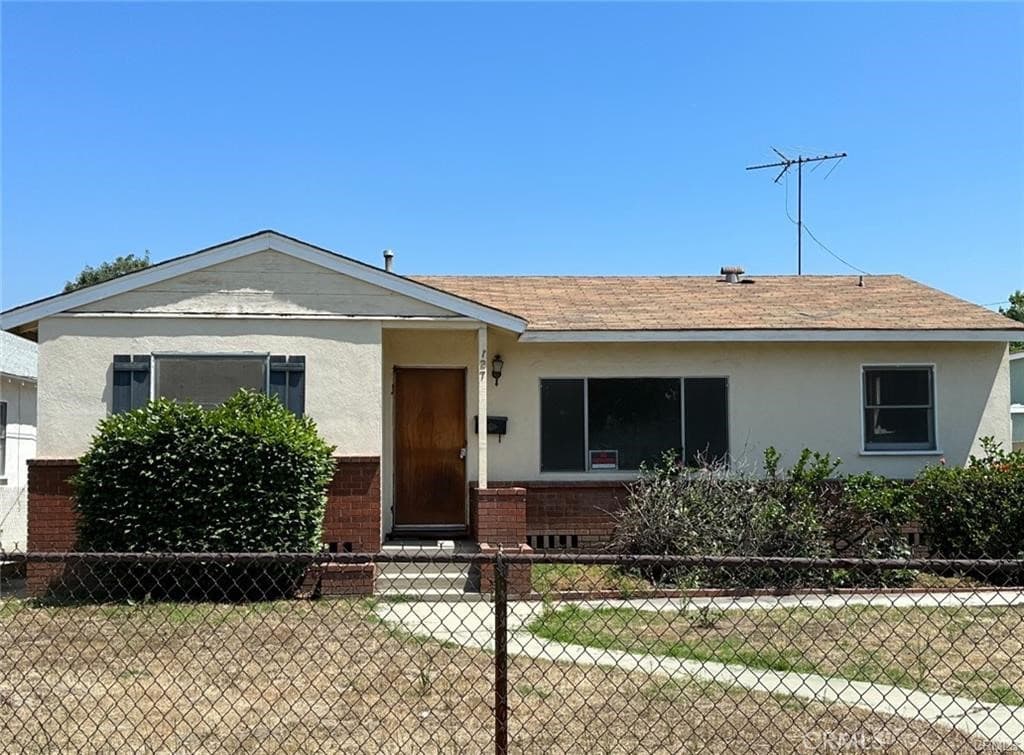 Home at 725 W Crescent Drive, Azusa — photo 2 of 4