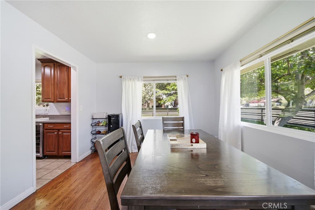 Home at 194 Monroe Avenue, Pomona — photo 11 of 12