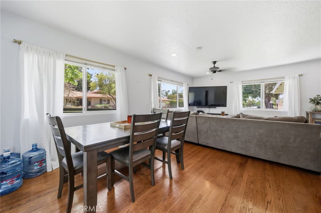 Home at 194 Monroe Avenue, Pomona — photo 12 of 12