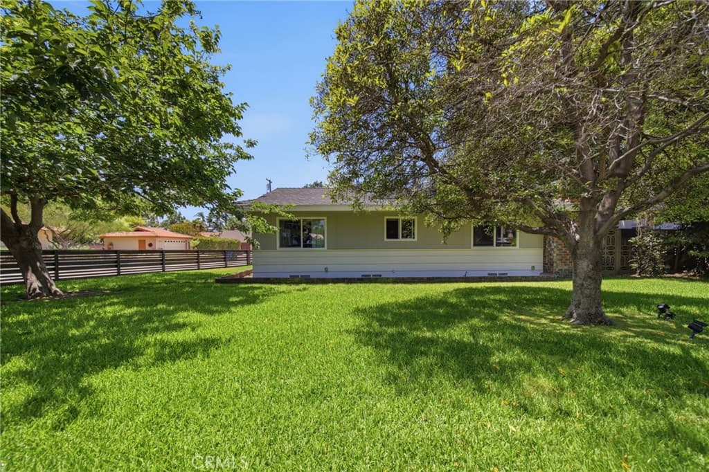 Home at 194 Monroe Avenue, Pomona — photo 5 of 12