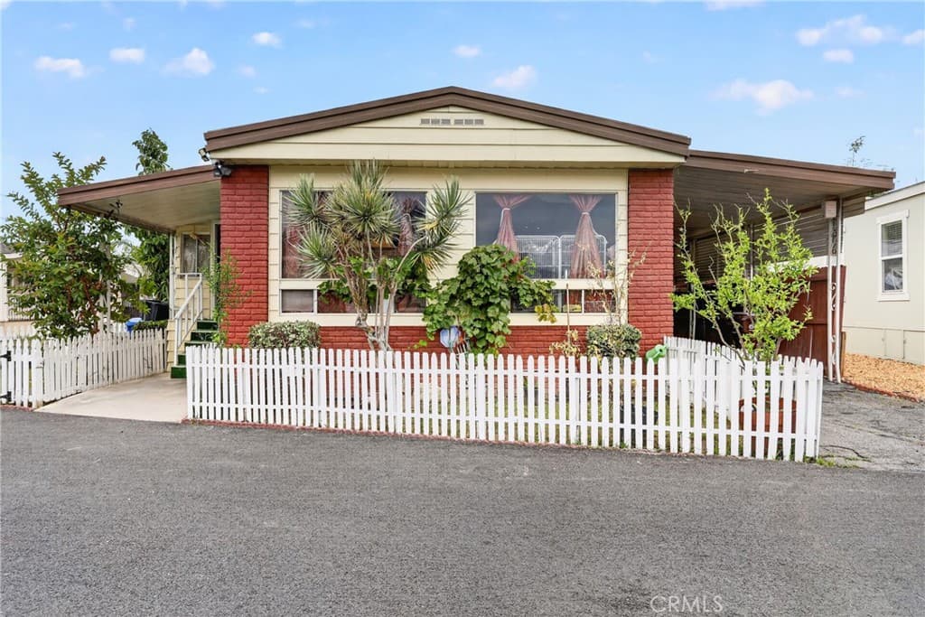 Home at 12700 Elliott 206, El Monte — photo 1 of 12