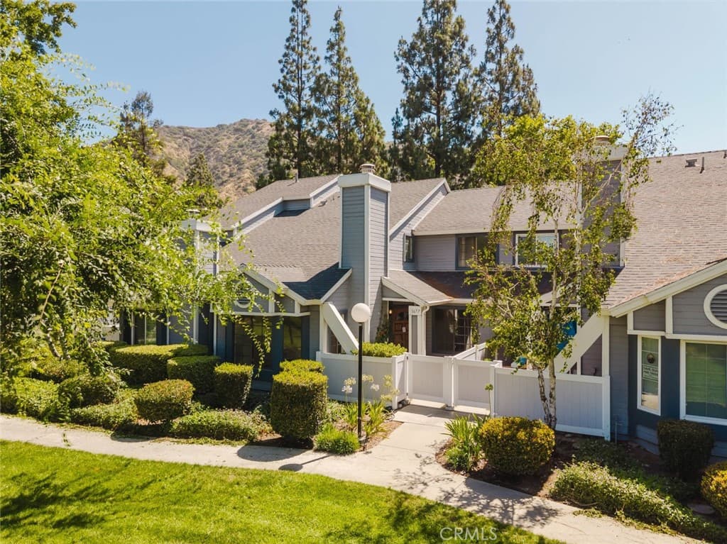 Townhouse at 1677 Crystal Canyon Drive, Azusa — photo 3 of 12