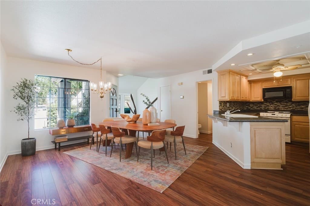 Townhouse at 1677 Crystal Canyon Drive, Azusa — photo 10 of 12