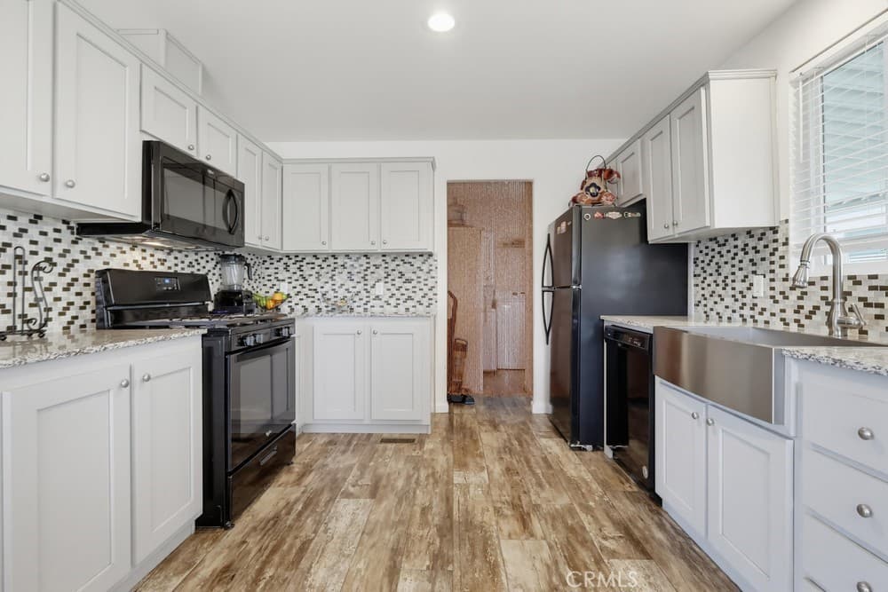 Home at 12700 Elliott Avenue 309, El Monte — photo 7 of 12