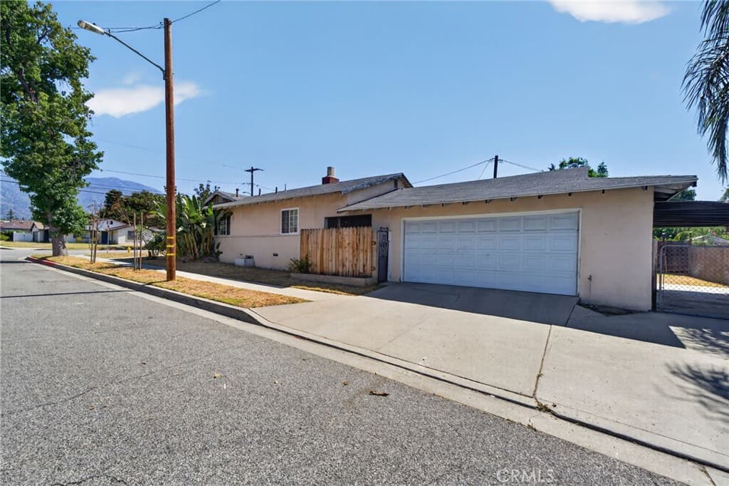 Home at 206 E Fig, Monrovia — photo 3 of 12