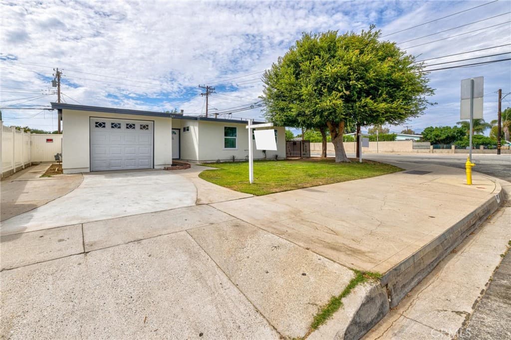 Home at 787 Millbury, La Puente — photo 4 of 12