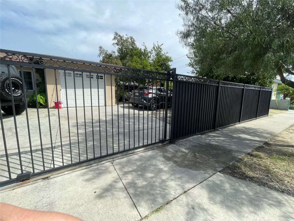 Home at 3224 Baldwin Park, Baldwin Park — photo 2 of 2