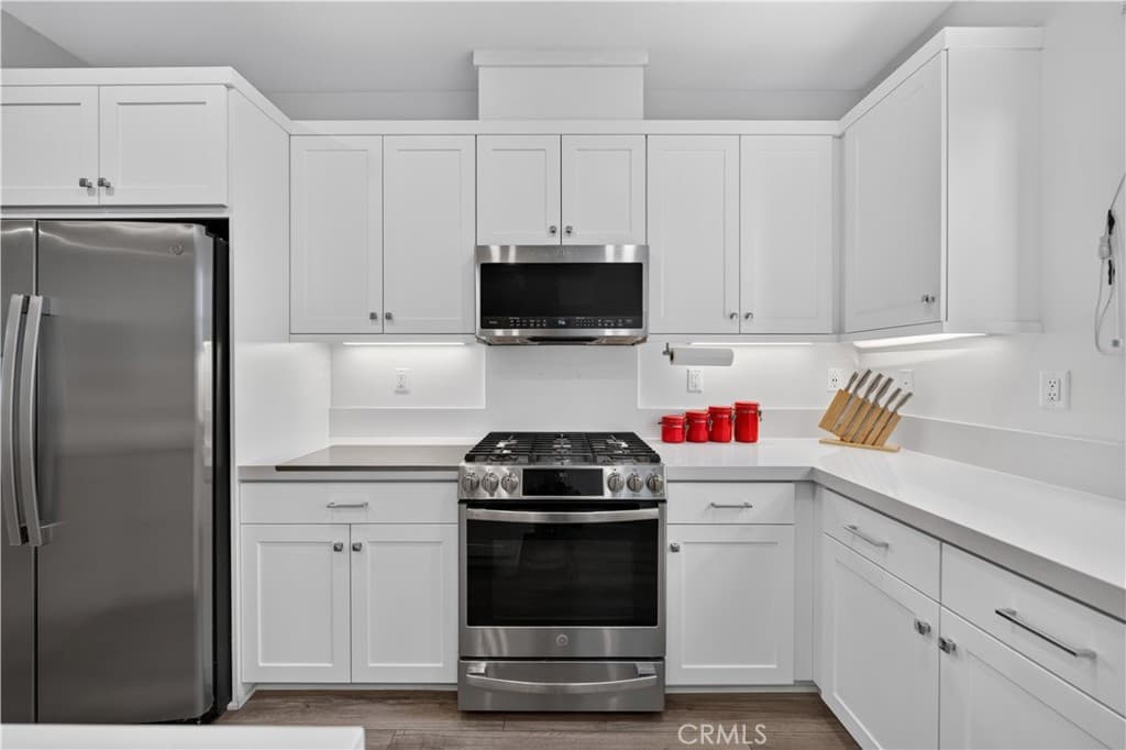 Townhouse at 511 Tamarind Way E, West Covina — photo 10 of 12