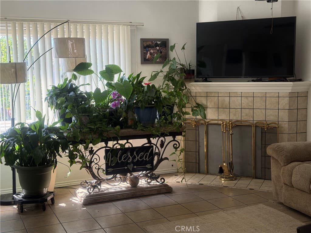 Home at 1044 Gothic Way, Pomona — photo 5 of 12
