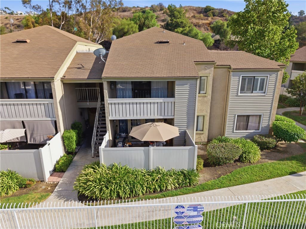 Condo at 22 Country Mile, Pomona — photo 1 of 12
