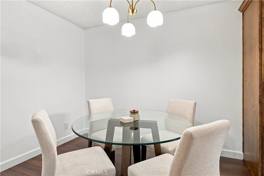 Condo at 22 Country Mile, Pomona — photo 3 of 12