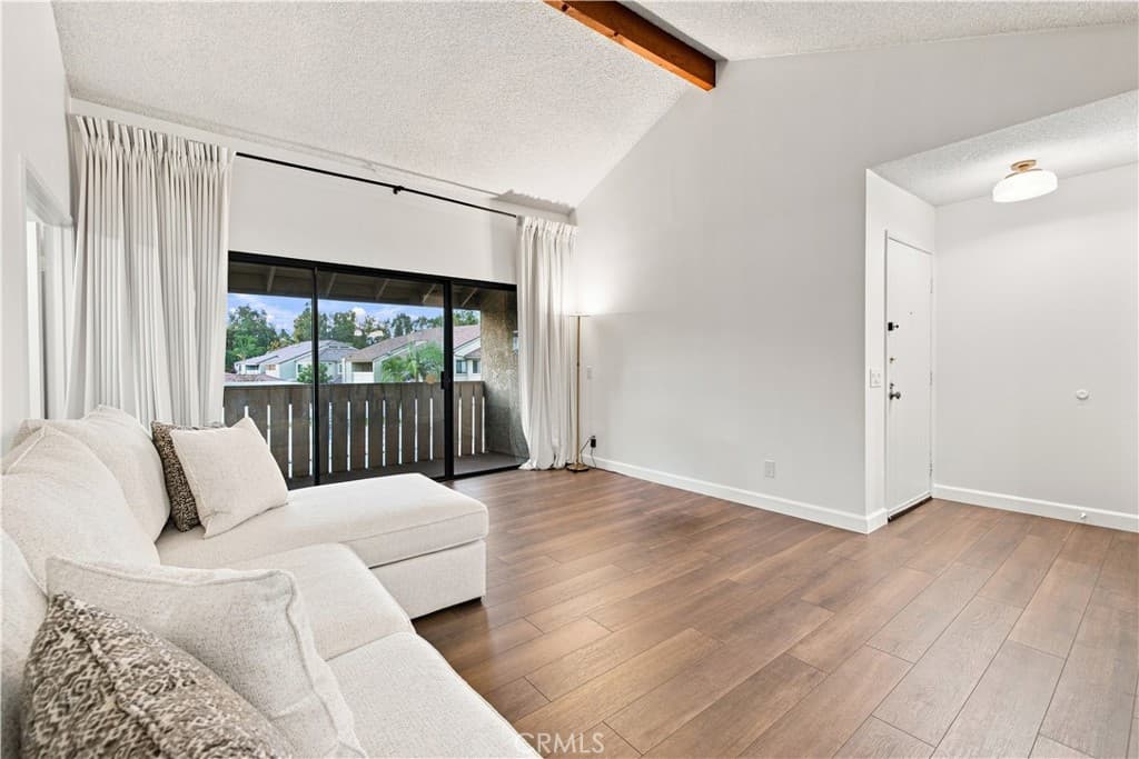 Condo at 22 Country Mile, Pomona — photo 6 of 12
