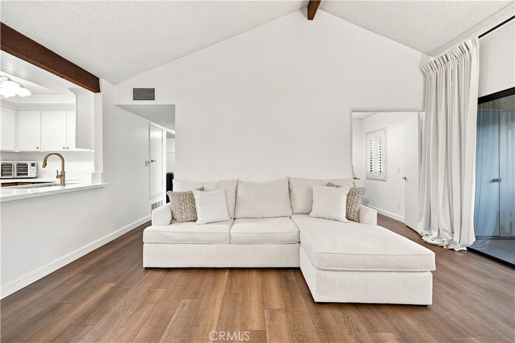 Condo at 22 Country Mile, Pomona — photo 7 of 12