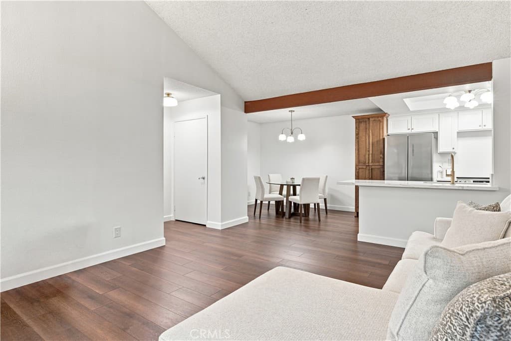Condo at 22 Country Mile, Pomona — photo 10 of 12