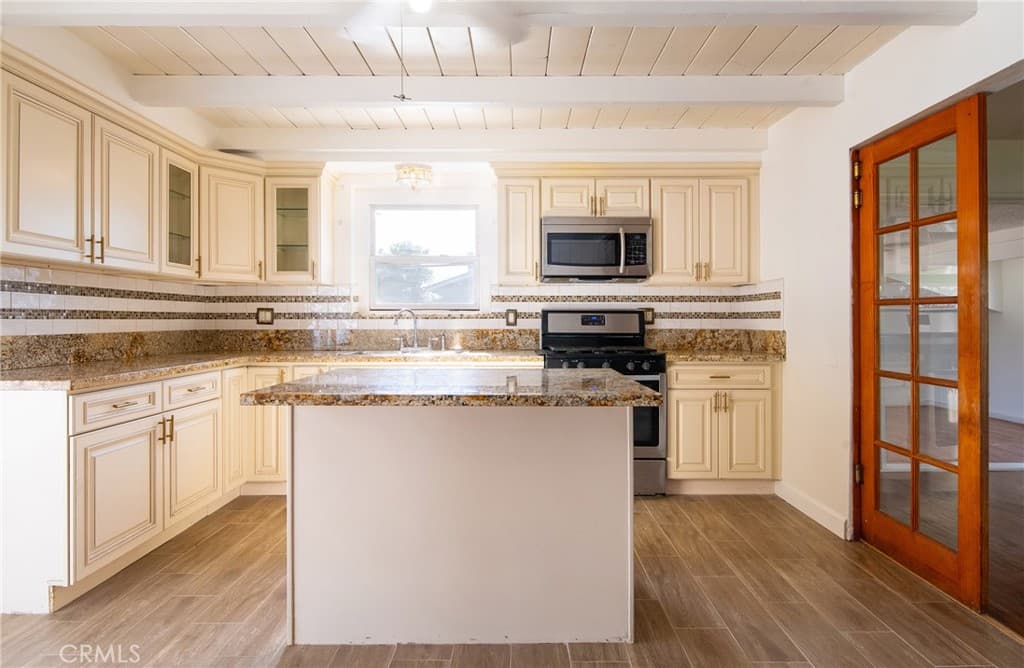 Home at 16240 Klamath, La Puente — photo 8 of 12