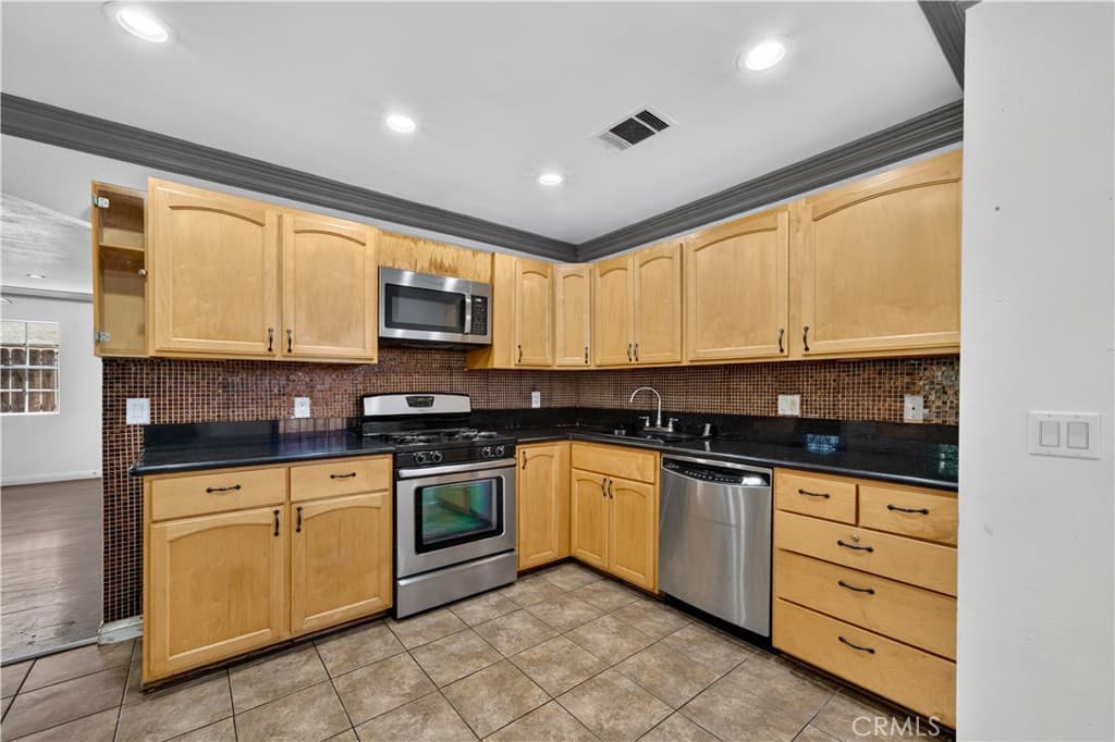 Home at 15822 Harvest Moon, La Puente — photo 11 of 12