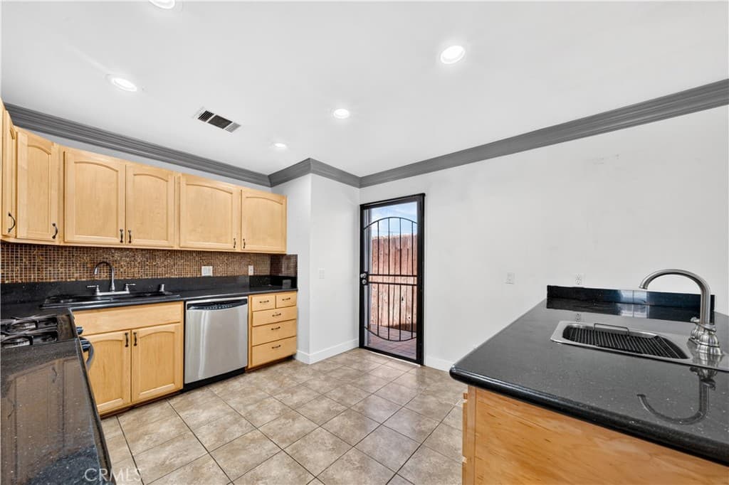 Home at 15822 Harvest Moon, La Puente — photo 10 of 12