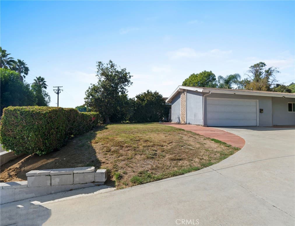 Home at 901 Val Vista, Pomona — photo 6 of 12